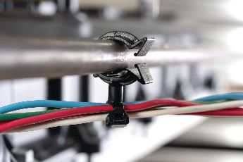 Flexibele kabelmanagementclips voor het geleiden van kabels en aders in elke richting.
