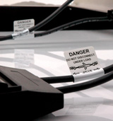 Deze labels zijn vervaardigd uit flexibel vinylmateriaal zijn eenvoudig om DC-bekabeling te wikkelen en bieden ruim plaats voor voldoende karakters