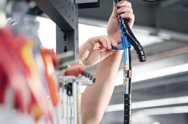 Spiraalslang set HelaWrap: met praktische tool voor snelle installatie